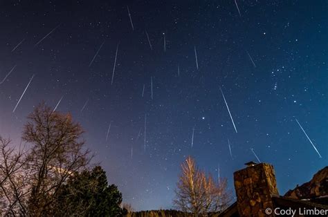 Dec 5, 2023 · Month: December 2023 Gorgeously Green: Geminids Peak Next Week The Geminid meteor shower is active for much of December, but the peak occurs the night of the 13th into the morning of the 14th. Meteor rates in rural areas can be upwards of one per minute this year with minimal moonlight to interfere. 